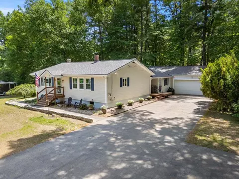 10 Cove St, Goffstown, NH 03045