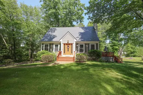 20 Purington Ln, Hampton, NH 03842