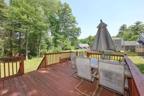 Exterior - 20 Purington Ln, Hampton, NH 03842 photo 5 of 8