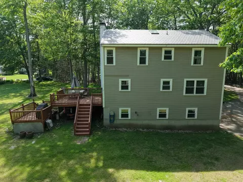 Exterior - 20 Purington Ln, Hampton, NH 03842 photo 4 of 8