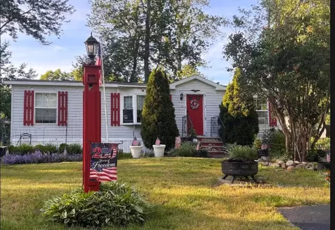 446 Emerald Dr, Barrington, NH 03825