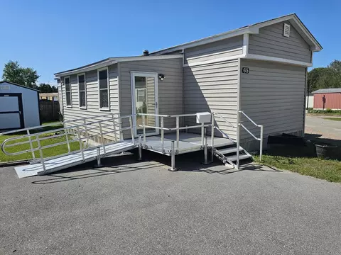 65 Fourth St, Colchester, VT 05446