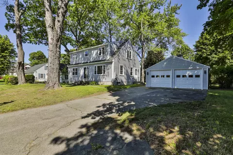 7 Holly Dr, Nashua, NH 03063