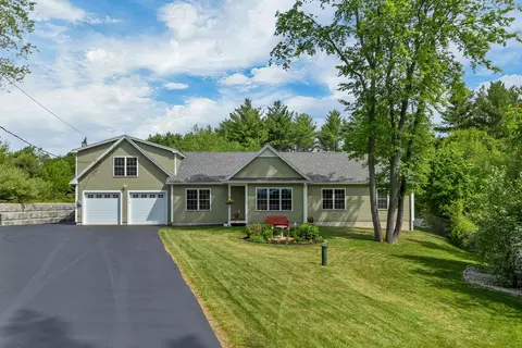 16 Palm Ln, Alton, NH 03809