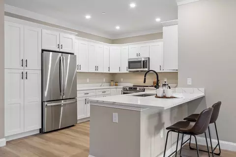 10100 S Willow St #203, Manchester, NH 03103
