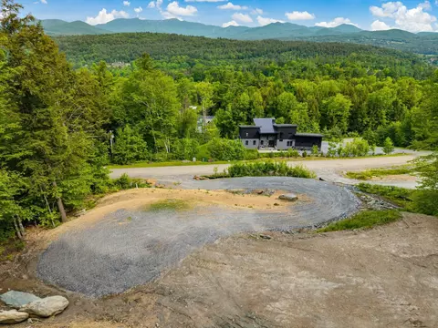195 Summit View Dr, Stowe, VT 05672