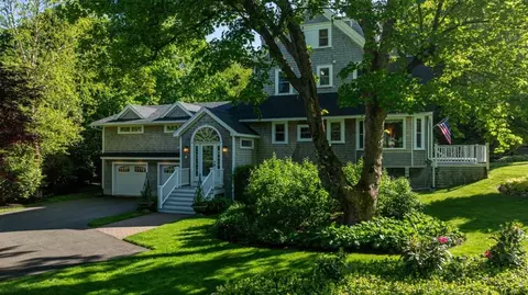 1 Norwood Farms Rd, York, ME 03909