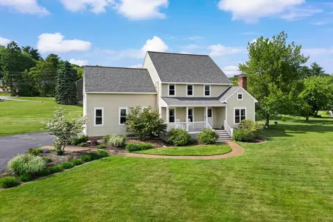 1 Bartlett Rd, Stratham, NH 03885