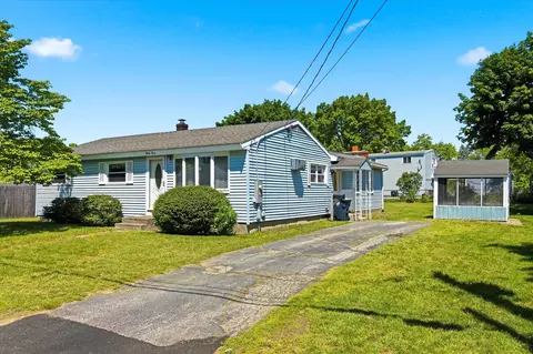 33 Ross St, Nashua, NH 03060