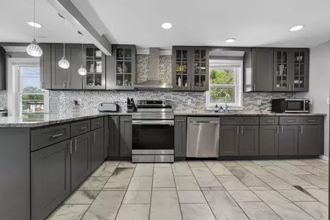 24 Blanchard St, Nashua, NH 03060