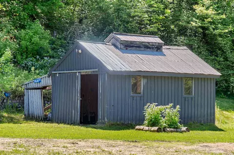 Exterior - 164 E Hill Rd, Brookfield, VT 05036 photo 4 of 12