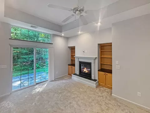 25 Lantern Ln, Kingston, NH 03848