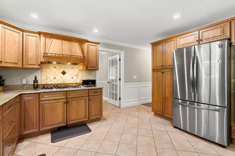 Kitchen - 24 Fireside Dr, Epping, NH 03042 photo 3 of 6