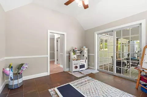 Entry Way - 24 Fireside Dr, Epping, NH 03042 photo 6 of 9