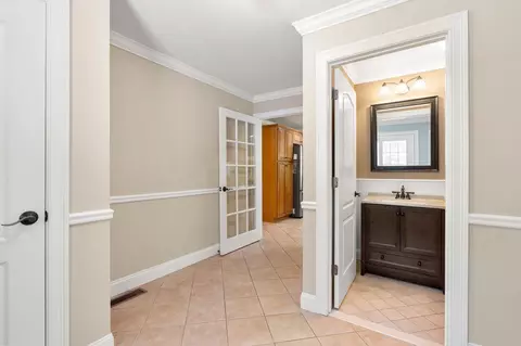 Entry Way - 24 Fireside Dr, Epping, NH 03042 photo 3 of 9