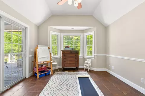 Entry Way - 24 Fireside Dr, Epping, NH 03042 photo 5 of 9