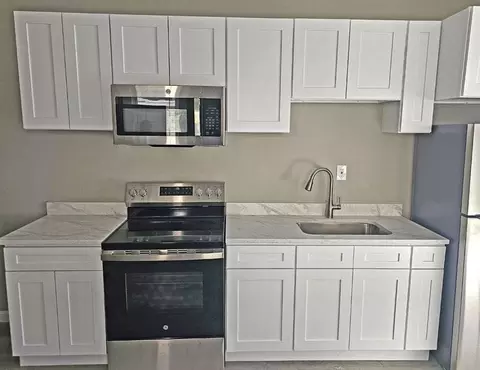 Kitchen - 62 5-72 6th St, Dover, NH 03820 photo 2 of 3