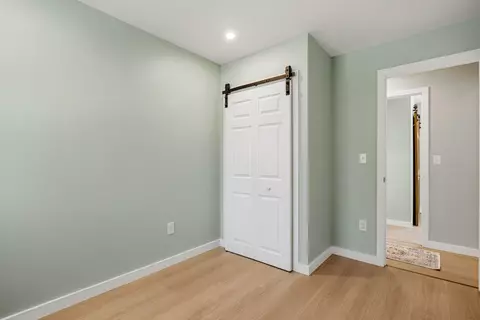 Bedroom - 25 Mill St, Epping, NH 03042 photo 3 of 10