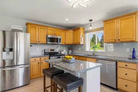Kitchen - 25 Mill St, Epping, NH 03042 photo 1 of 7