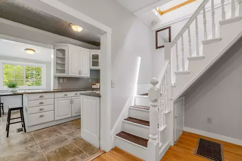 Entry Way - 25 Mill St, Epping, NH 03042 photo 6 of 6