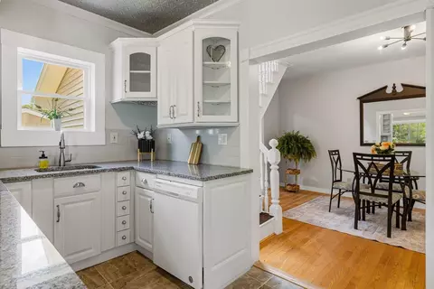 Kitchen - 25 Mill St, Epping, NH 03042 photo 6 of 7