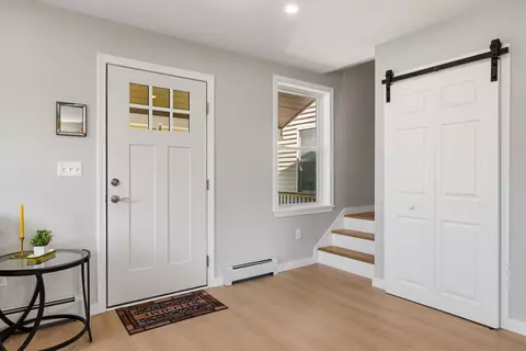 Entry Way - 25 Mill St, Epping, NH 03042 photo 1 of 6