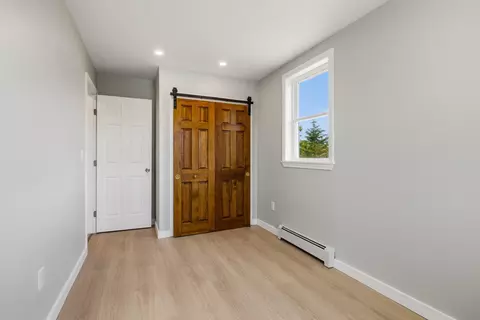 Bedroom - 25 Mill St, Epping, NH 03042 photo 6 of 10