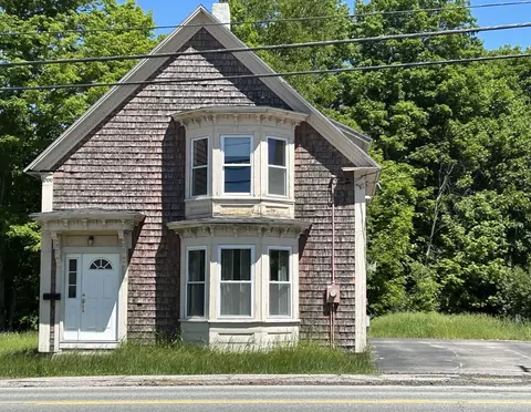 31 Glen Rd, Gorham, NH 03581