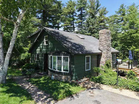31 Grove Ave, Salem, NH 03079