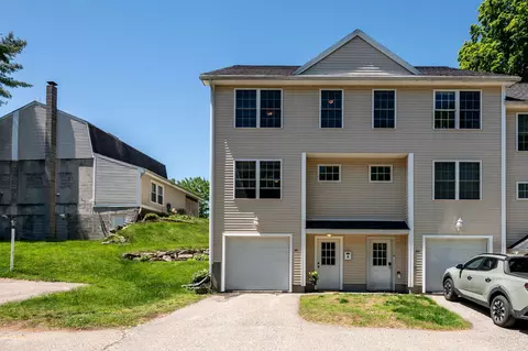 44 Church St #E, Rochester, NH 03839