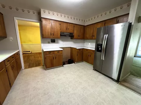 Kitchen - 142 Pine Cir, Bennington, VT 05201 photo 2 of 4