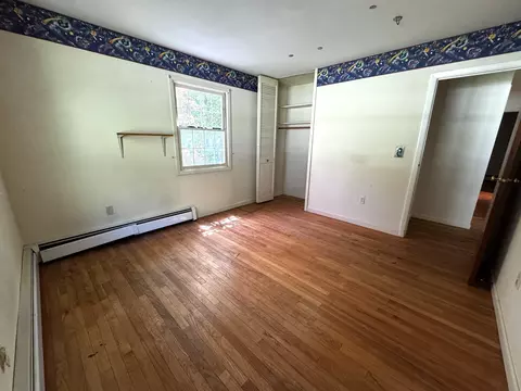 Bedroom - 142 Pine Cir, Bennington, VT 05201 photo 4 of 9