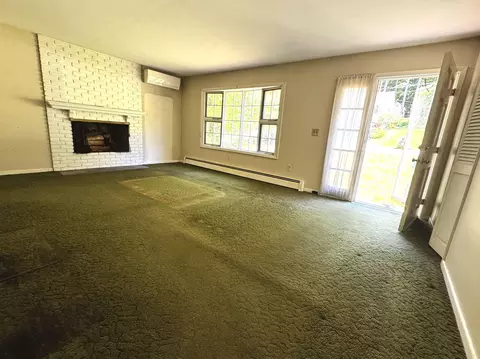 Living - 142 Pine Cir, Bennington, VT 05201 photo 3 of 6