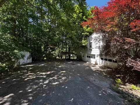 Exterior - 142 Pine Cir, Bennington, VT 05201 photo 7 of 17