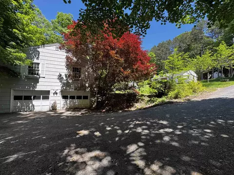 Exterior - 142 Pine Cir, Bennington, VT 05201 photo 8 of 17