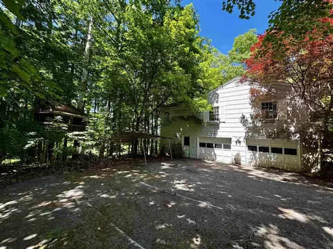 Exterior - 142 Pine Cir, Bennington, VT 05201 photo 9 of 17