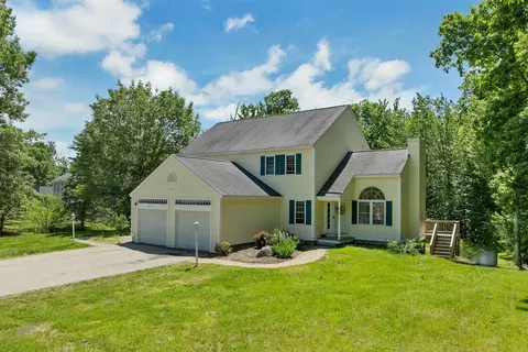 210 Kent Farm Rd #2, Hampstead, NH 03841