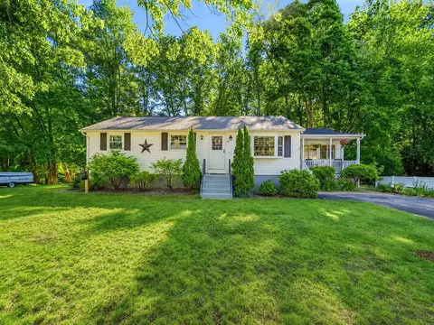 85 Belmont Dr, Merrimack, NH 03054