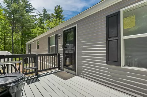 3 Oak Hill Rd, Northfield, NH 03276