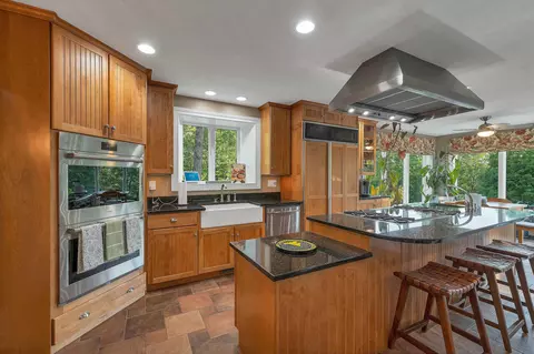 Kitchen - 75 Long Pond Rd, Dunbarton, NH 03046 photo 1 of 6
