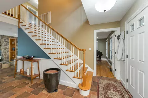 Entry Way - 75 Long Pond Rd, Dunbarton, NH 03046 photo 3 of 6