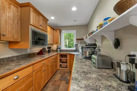 Kitchen - 75 Long Pond Rd, Dunbarton, NH 03046 photo 6 of 6