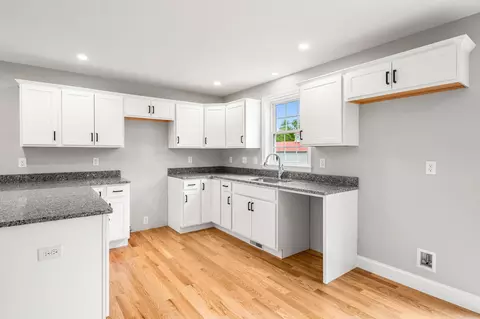 Kitchen - 5 Violette Dr # B, Epping, NH 03042 photo 1 of 1