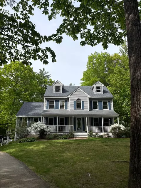 6 Tamarack Rd, Plaistow, NH 03865
