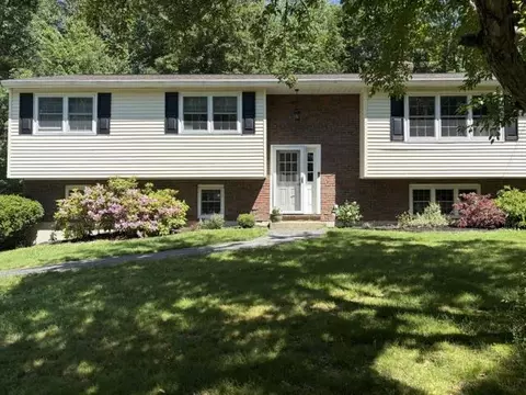 37 Pine Ridge Dr, Candia, NH 03034