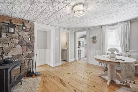 Entry Way - 26 Sawyer Rd, Ossipee, NH 03864 photo 3 of 6