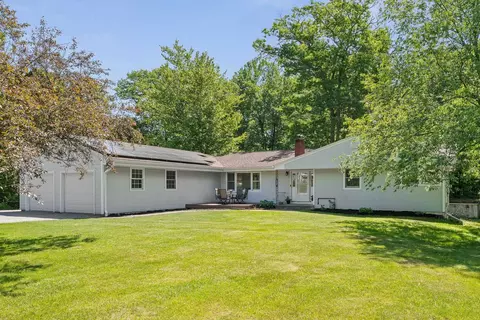 18 Valleyview Dr, Essex Junction, VT 05452