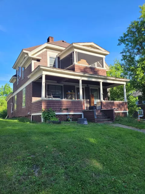 278 Pleasant St, Saint Johnsbury, VT 05819
