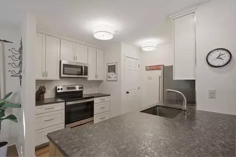 Kitchen - 85 E Birch Rd #2, Stratton, VT 05155 photo 1 of 2