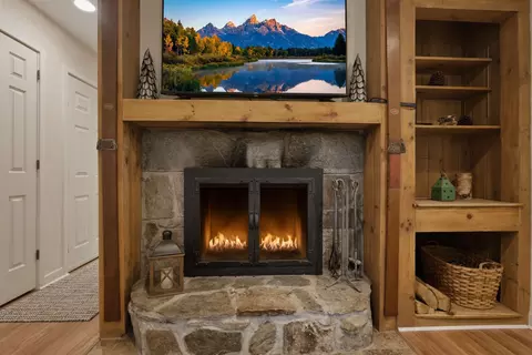 Living - 85 E Birch Rd #2, Stratton, VT 05155 photo 3 of 4